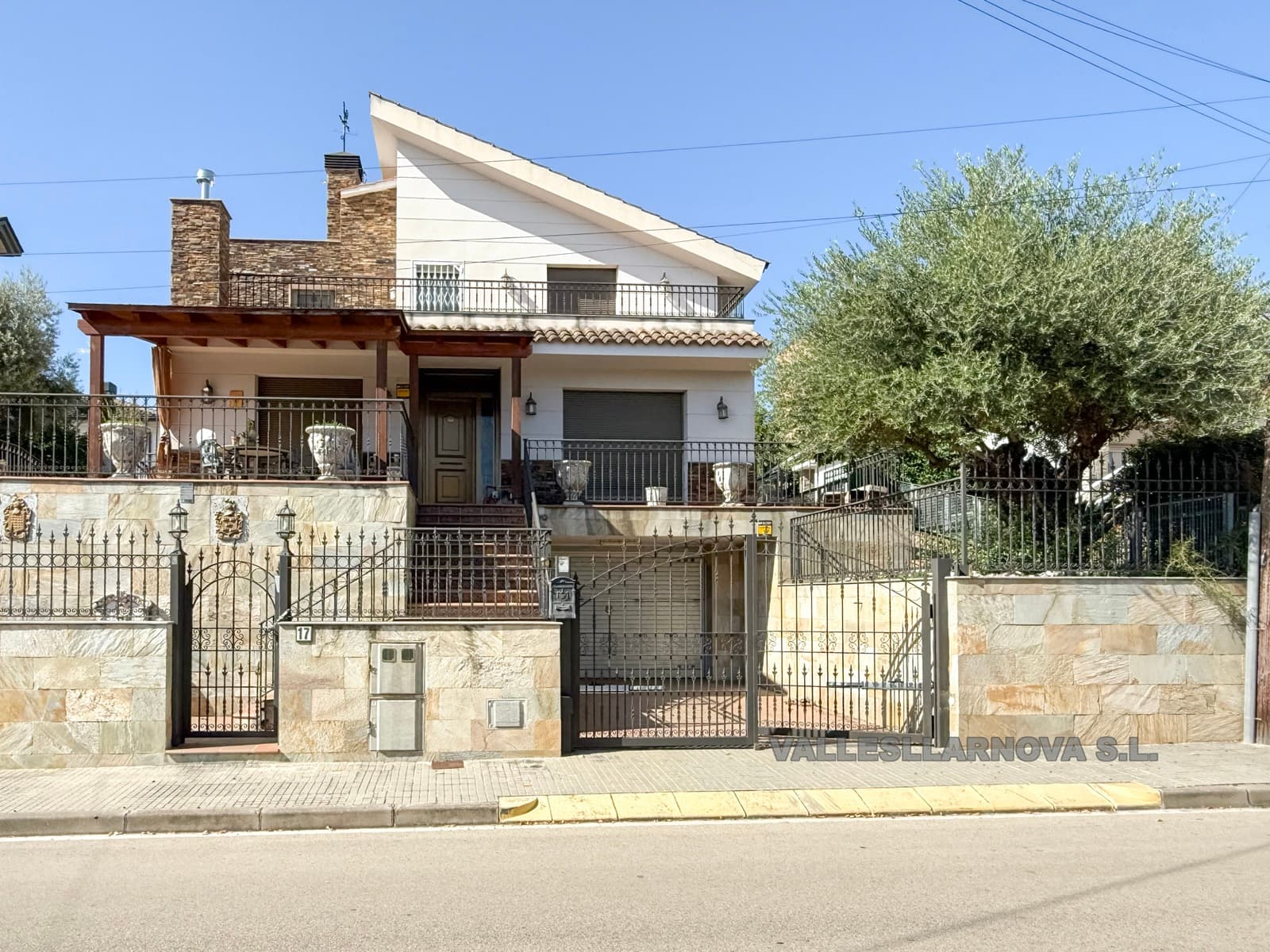 ZONA PRIVILEGIADA JUNTO A PARETS