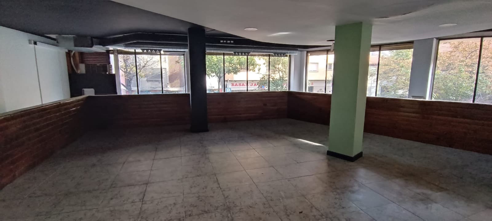 AMPLIO, ESQUINERO CON 2 PLANTAS